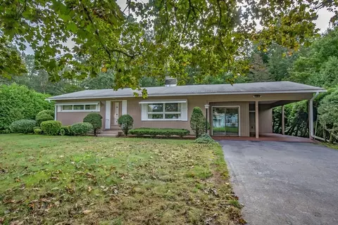 52 Westwood Dr, Westfield, MA 01085