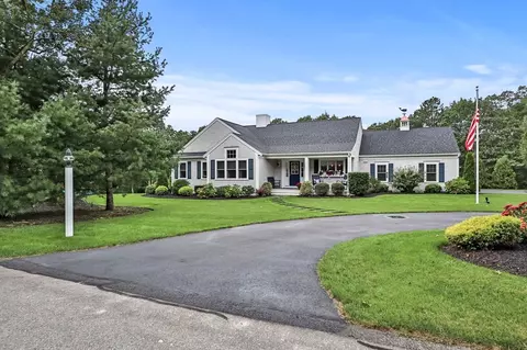 34 Cranberry Run Rd, Falmouth, MA 02536