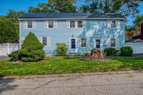 60 Ridgeway St #60, Dedham, MA 02026