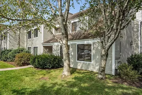 29 Concord Greene #7, Concord, MA 01742