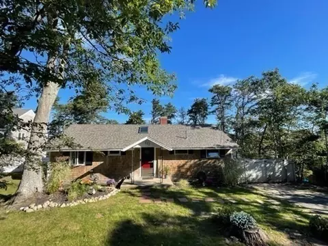 112 Clearwater Dr, Harwich, MA 02645