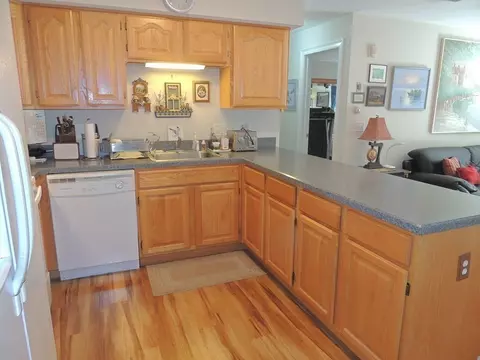 23 Greenleaves Dr #130, Amherst, MA 01002