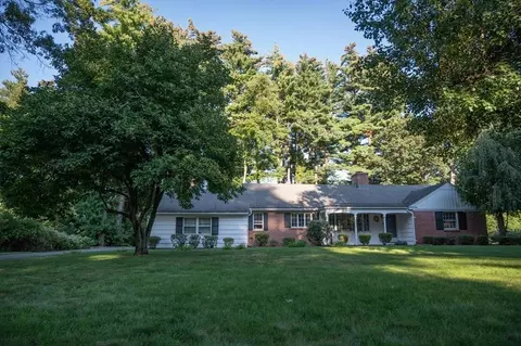 5 E Colonial Rd, Wilbraham, MA 01095