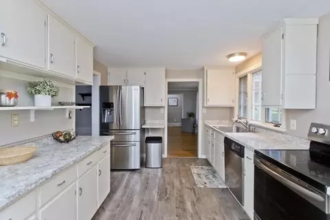 5 E Colonial Rd, Wilbraham, MA 01095 photo 11