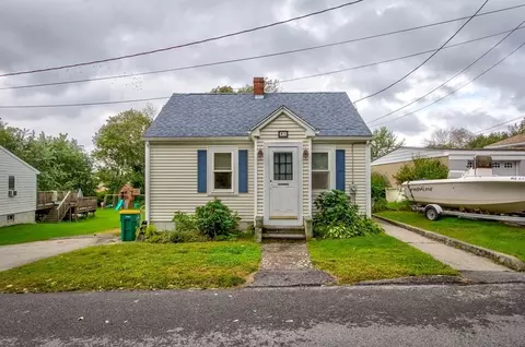 81 Park Ave, Somerset, MA 02726
