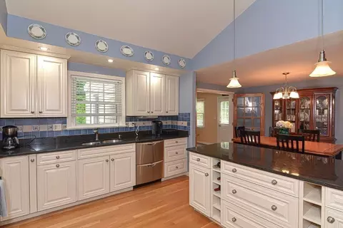 9 Jeffrey Rd, Canton, MA 02021 photo 3