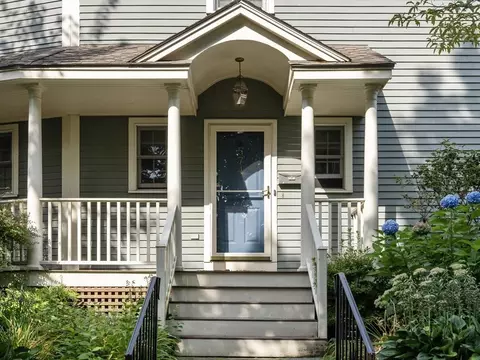574 Auburn St #574, Auburndale, MA 02466