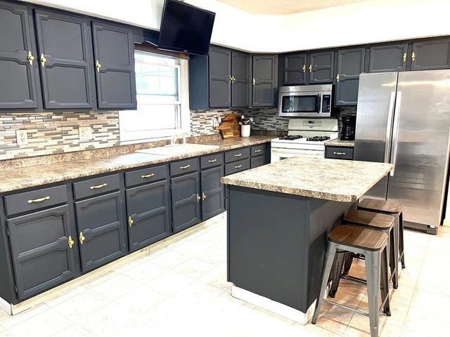 119 Billings St, Lowell, MA 01850