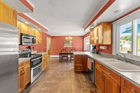 778 Parker St, Springfield, MA 01129 photo 9