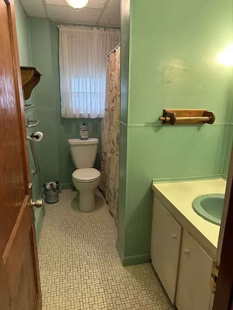 243 Slade St, Fall River, MA 02724 photo 10