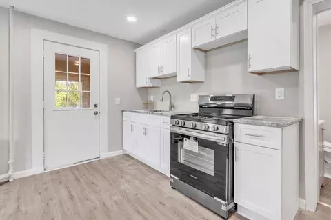 30 Chester St, Springfield, MA 01105