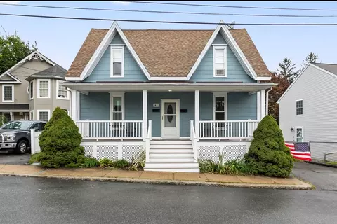 11 Kosciusco St, Peabody, MA 01960