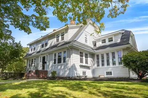 53 Ashland St, Taunton, MA 02780