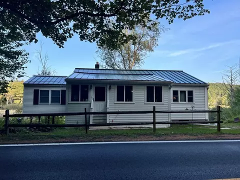 25 Main Rd, Phillipston, MA 01331