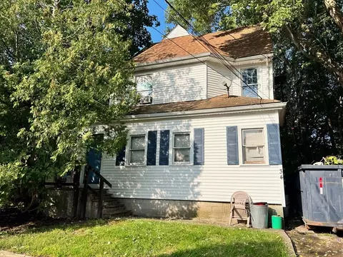 34 Newcomb Pl, Taunton, MA 02780