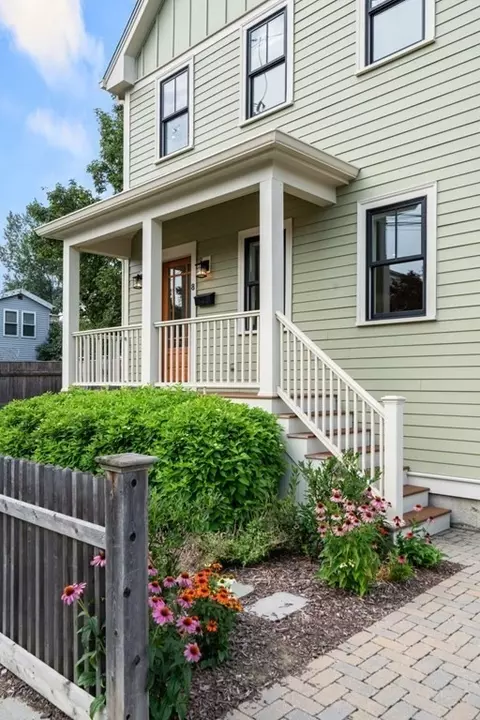 8 Clyde St #1, Somerville, MA 02145