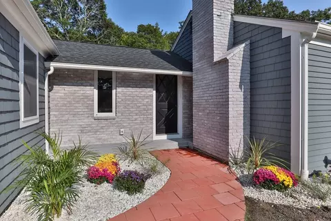 134 Stoney Cliff Rd, Barnstable, MA 02632