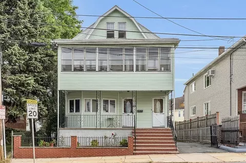 28 Medford St, Medford, MA 02155