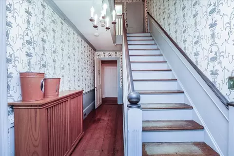 31 Wethersfield St, Rowley, MA 01969 photo 4