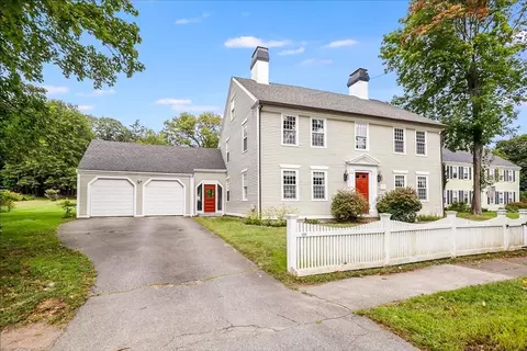 31 Wethersfield St, Rowley, MA 01969