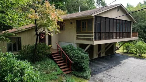 296 Chapel St, Holden, MA 01520