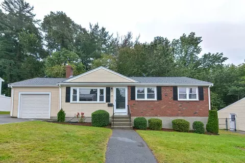 24 Woodcliff Rd, Holbrook, MA 02343