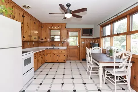 44 5th Ave, Lowell, MA 01854 photo 8