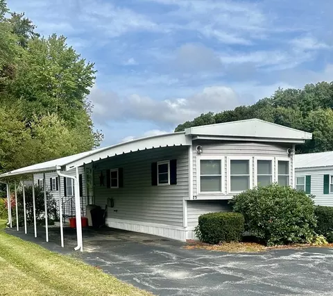 25 St James Cir, Hudson, MA 01749