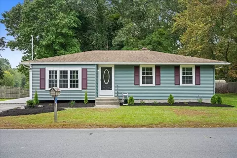 14 Silver St, Auburn, MA 01501