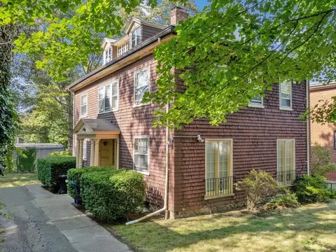 30 Stetson St, Brookline, MA 02446