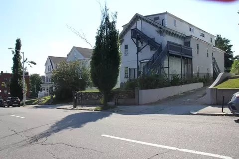 34 Irving St, Worcester, MA 01609 photo 4