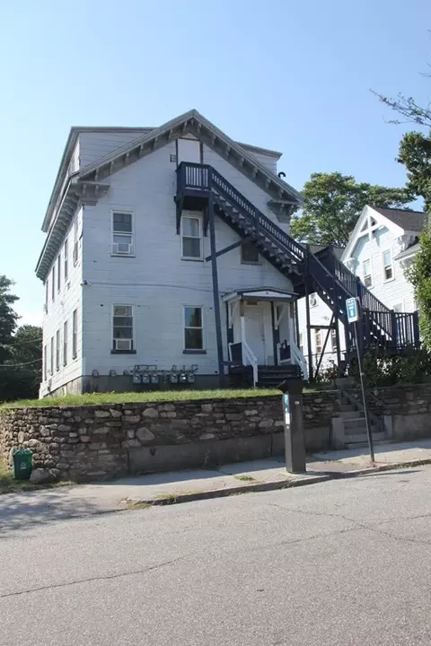 34 Irving St, Worcester, MA 01609 photo 2