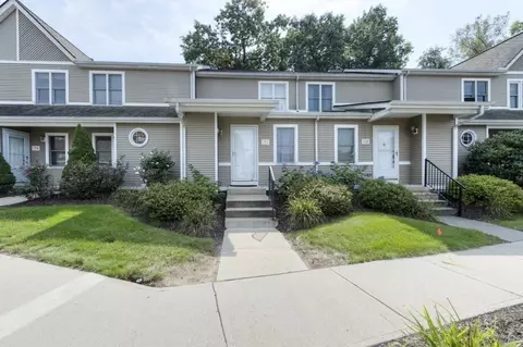 61 Abbey Memorial Dr #170, Chicopee, MA 01020