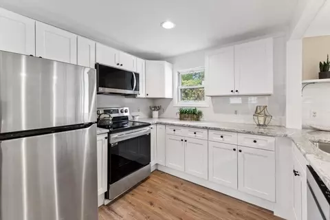 209 Belanger Dr, Westfield, MA 01085