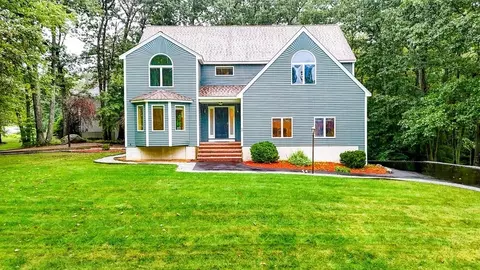 2 Trinity Dr, Tyngsborough, MA 01879