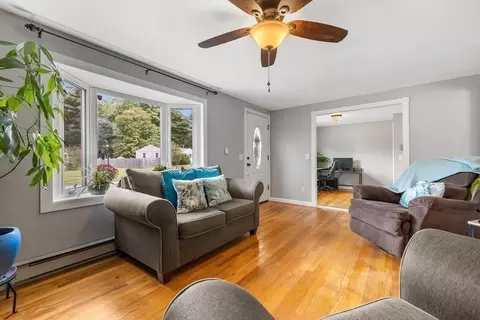 65 Joan St, Springfield, MA 01129 photo 8