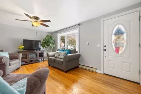65 Joan St, Springfield, MA 01129 photo 6