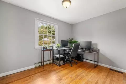 65 Joan St, Springfield, MA 01129 photo 10