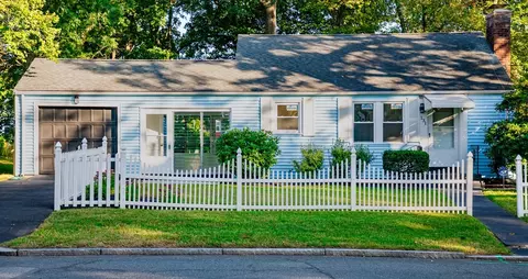 131 Berkshire Ave, Springfield, MA 01109