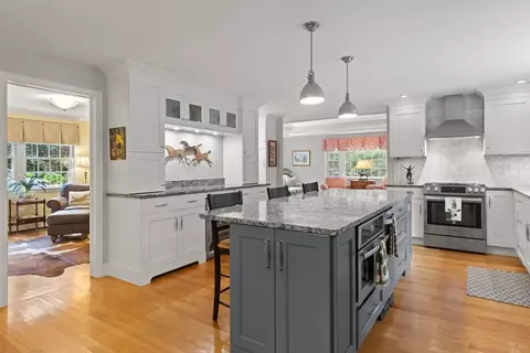 6 Kimball Ave, Wenham, MA 01984