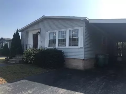 16 Queens Rd #218, Attleboro, MA 02703