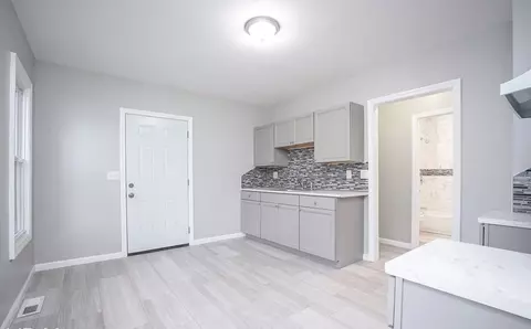 605 Plainfield St, Springfield, MA 01107 photo 4