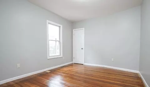 605 Plainfield St, Springfield, MA 01107 photo 6