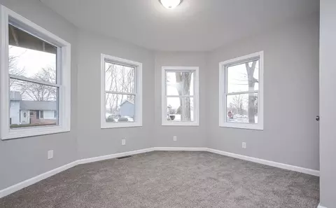 605 Plainfield St, Springfield, MA 01107 photo 7