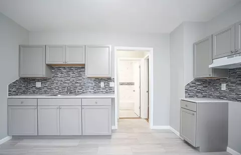 605 Plainfield St, Springfield, MA 01107 photo 3