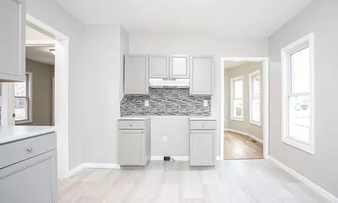 605 Plainfield St, Springfield, MA 01107 photo 2