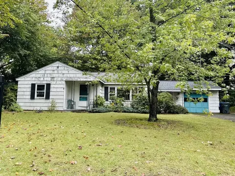 15 Amos Dr, Springfield, MA 01119