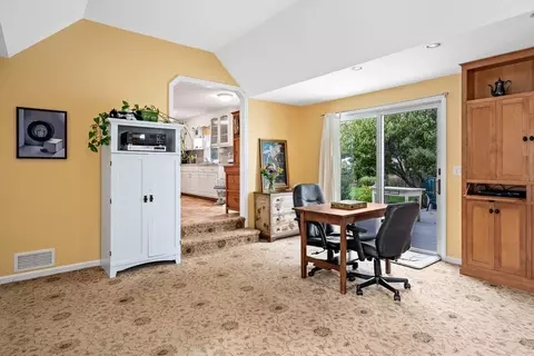 19 Harvey St, Easthampton, MA 01027 photo 6