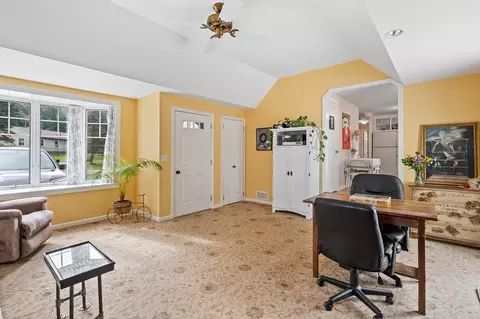 19 Harvey St, Easthampton, MA 01027 photo 8