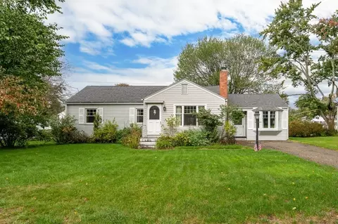 19 Harvey St, Easthampton, MA 01027 photo 2